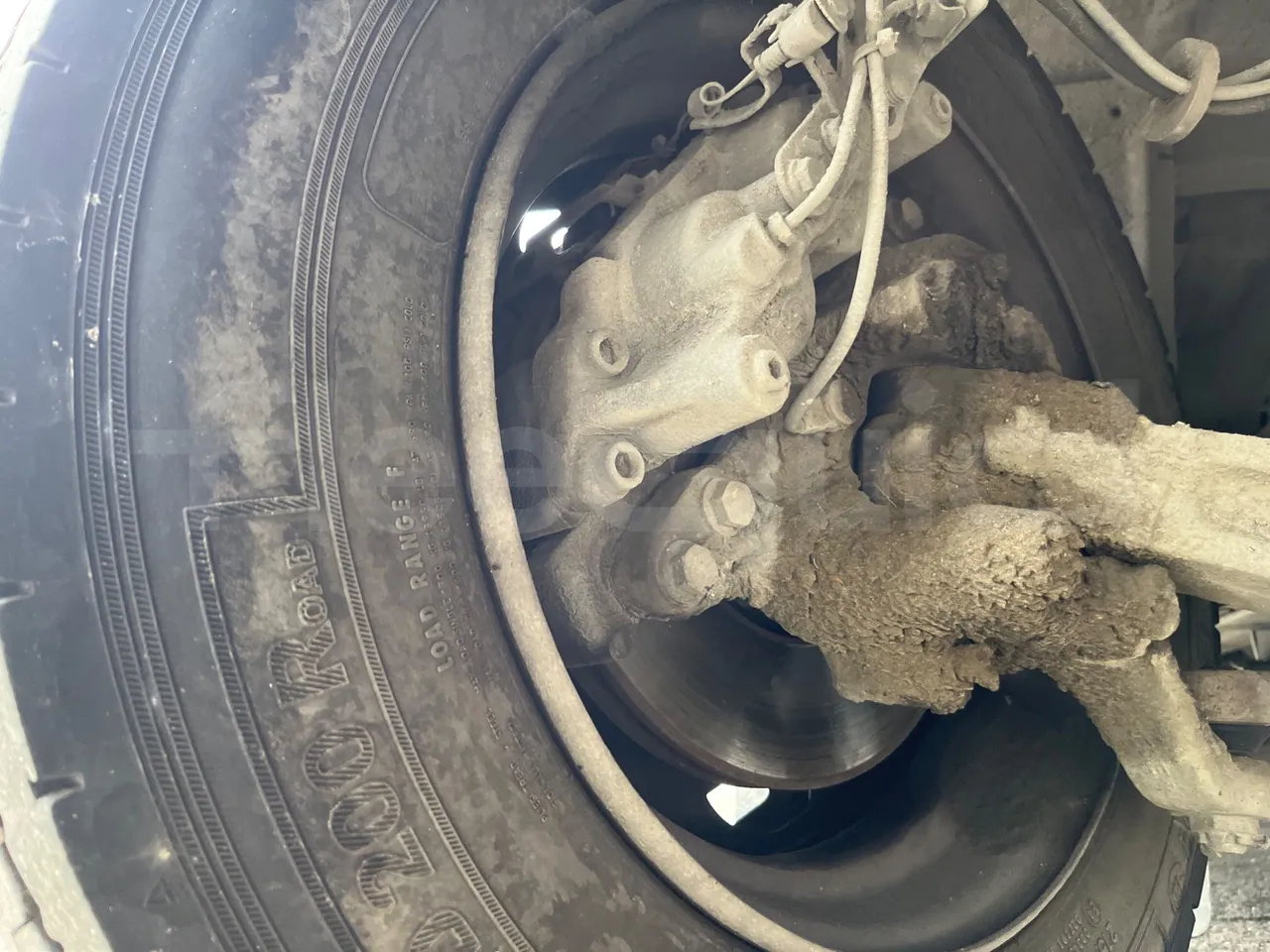 Mercedes-Benz Beluga 815 -EUR3 -110kW -7.64m - front brake calipers right