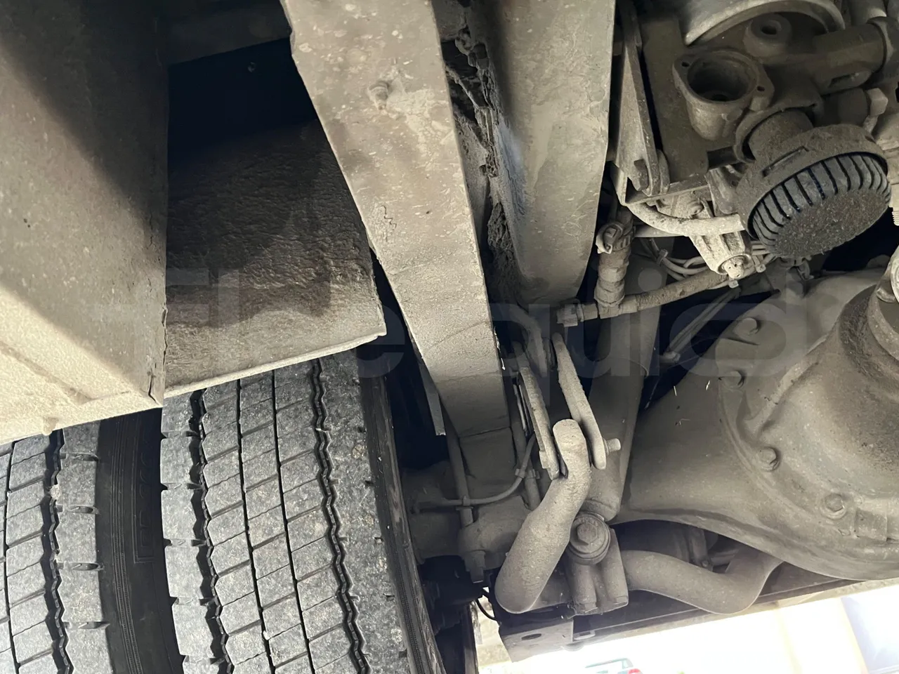 Mercedes-Benz Beluga 815 -EUR3 -110kW -7.64m - axel 3 shock absorbers 1 left