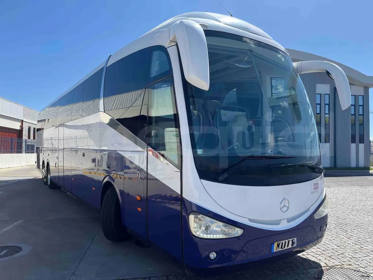 Mercedes-Benz OC 500 RF 	HTAE06-A4GC10 - Euro4 - 260kW - 12.975mt - 3/4 front right doors