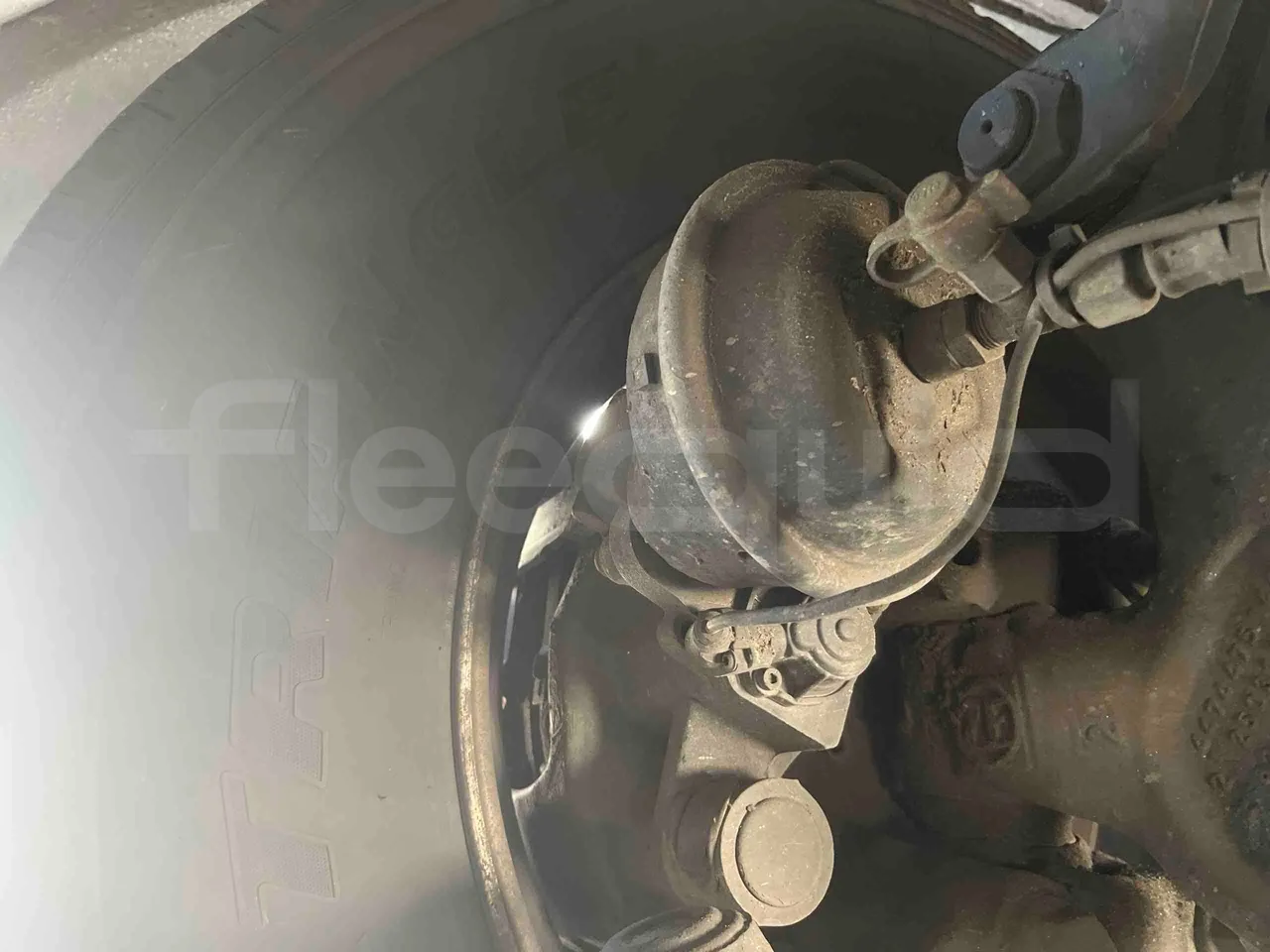 Mercedes-Benz OC 500 RF 	HTAE06-A4GC10 - Euro4 - 260kW - 12.975mt - axel 3 caliper brakes right