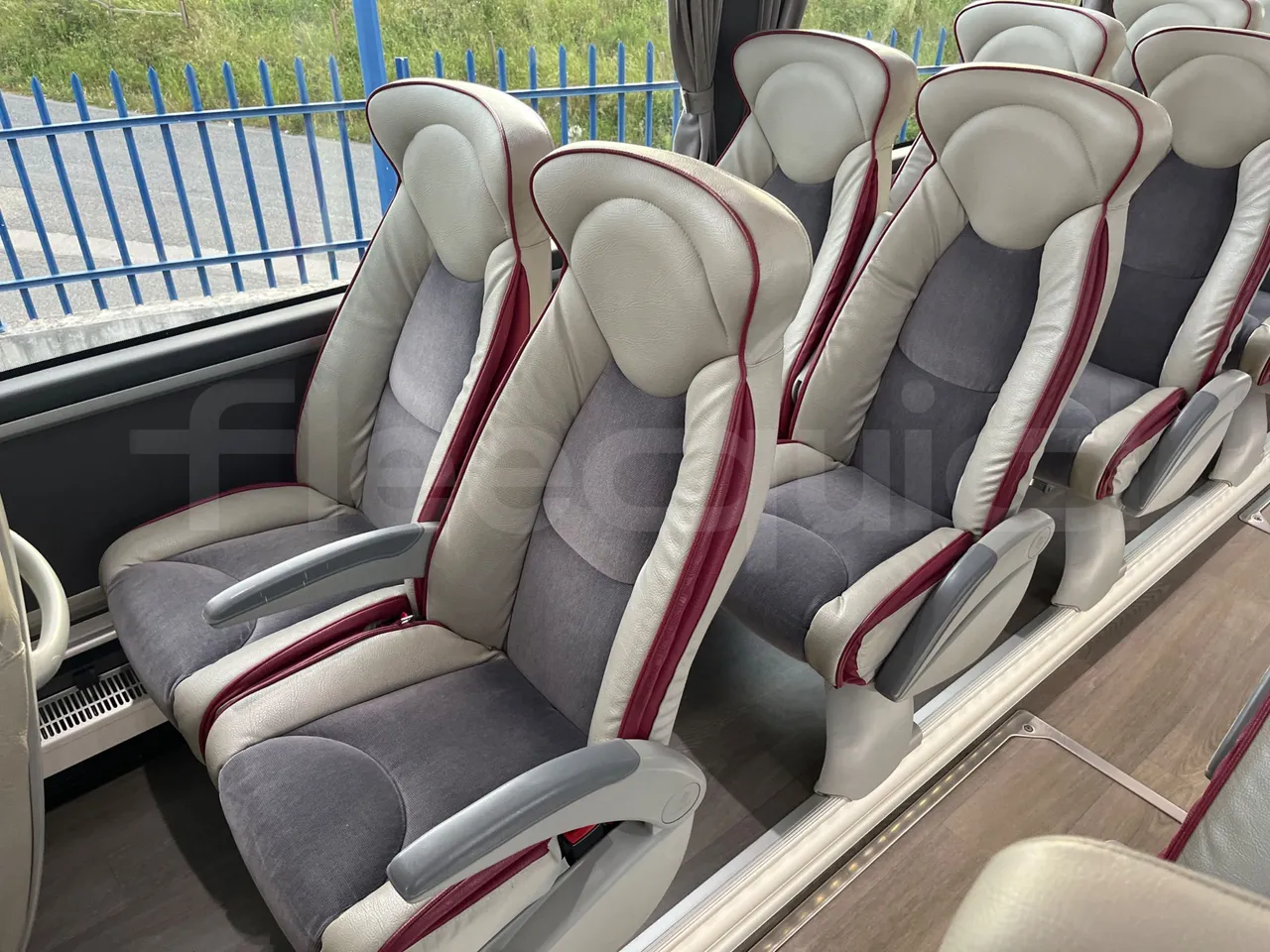 Mercedes-Benz OC 500 RF 	HTAE06-A4GC10 - Euro4 - 260kW - 12.975mt - single seat detail