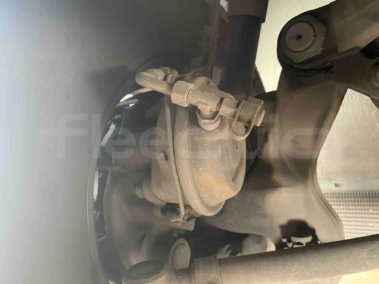 Mercedes-Benz OC 500 RF 	HTAE06-A4GC10 - Euro4 - 260kW - 12.975mt - front brake calipers right
