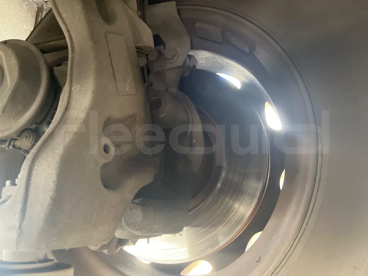Mercedes-Benz OC 500 RF 	HTAE06-A4GC10 - Euro4 - 260kW - 12.975mt - front discs right