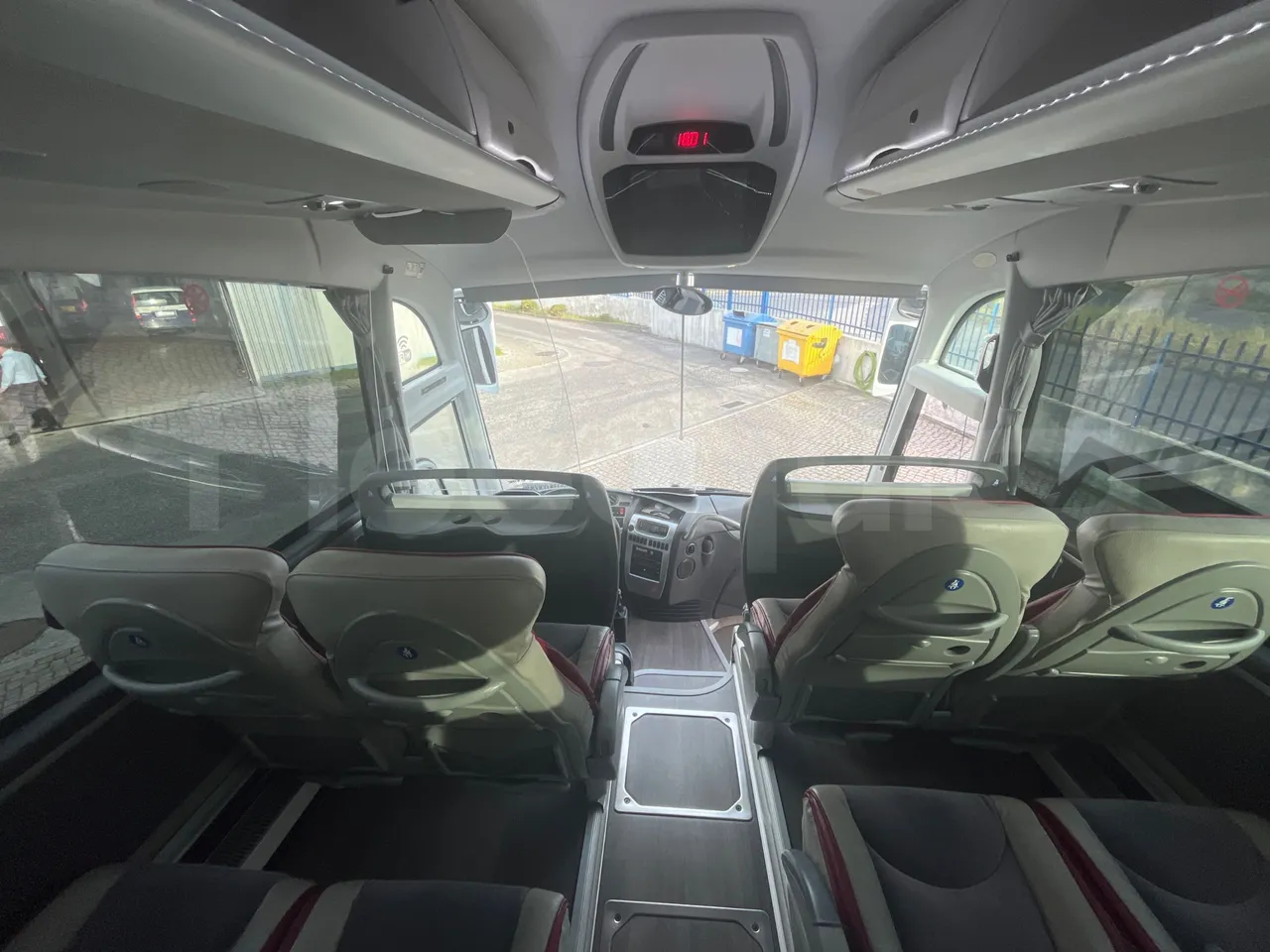 Mercedes-Benz OC 500 RF 	HTAE06-A4GC10 - Euro4 - 260kW - 12.975mt - interior reverse seats driver height