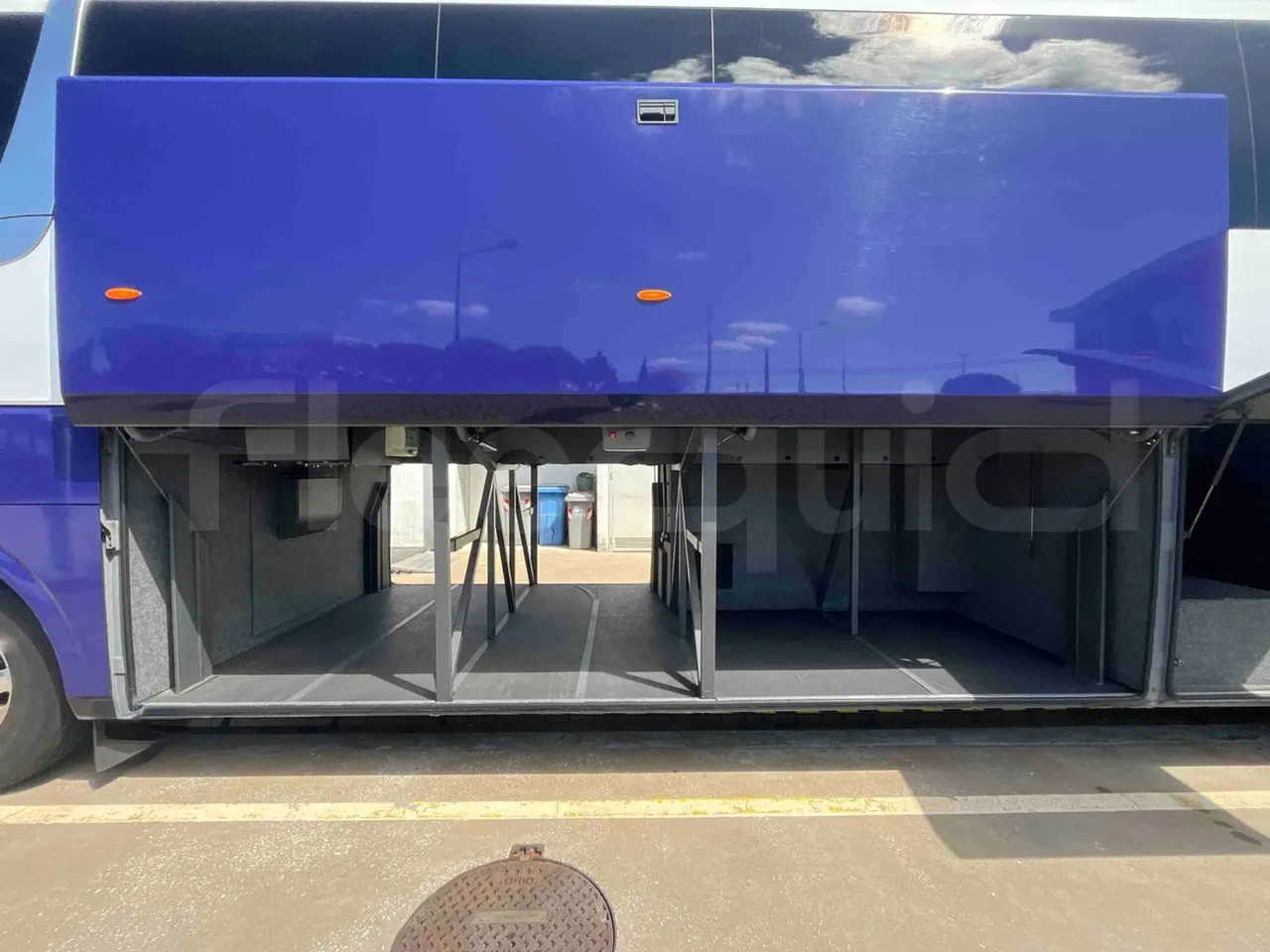 Mercedes-Benz OC 500 RF 	HTAE06-A4GC10 - Euro4 - 260kW - 12.975mt - luggage rack photo
