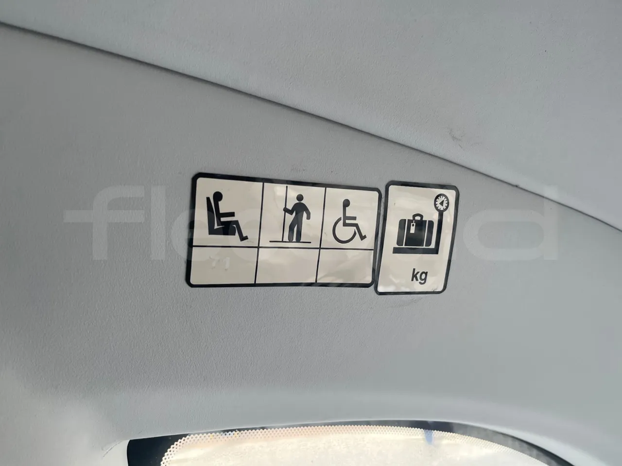 Mercedes-Benz OC 500 RF 	HTAE06-A4GC10 - Euro4 - 260kW - 12.975mt - seat plate photo