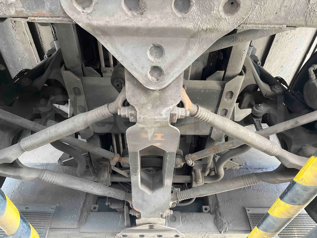 Mercedes-Benz OC 500 RF 	HTAE06-A4GC10 - Euro4 - 260kW - 12.975mt - front axle central