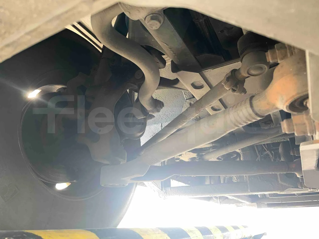 Mercedes-Benz OC 500 RF 	HTAE06-A4GC10 - Euro4 - 260kW - 12.975mt - front axle left side