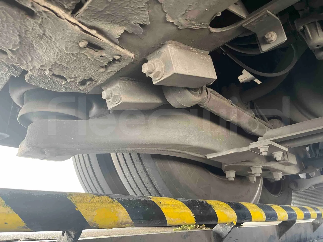 Mercedes-Benz OC 500 RF 	HTAE06-A4GC10 - Euro4 - 260kW - 12.975mt - axle 3 right side