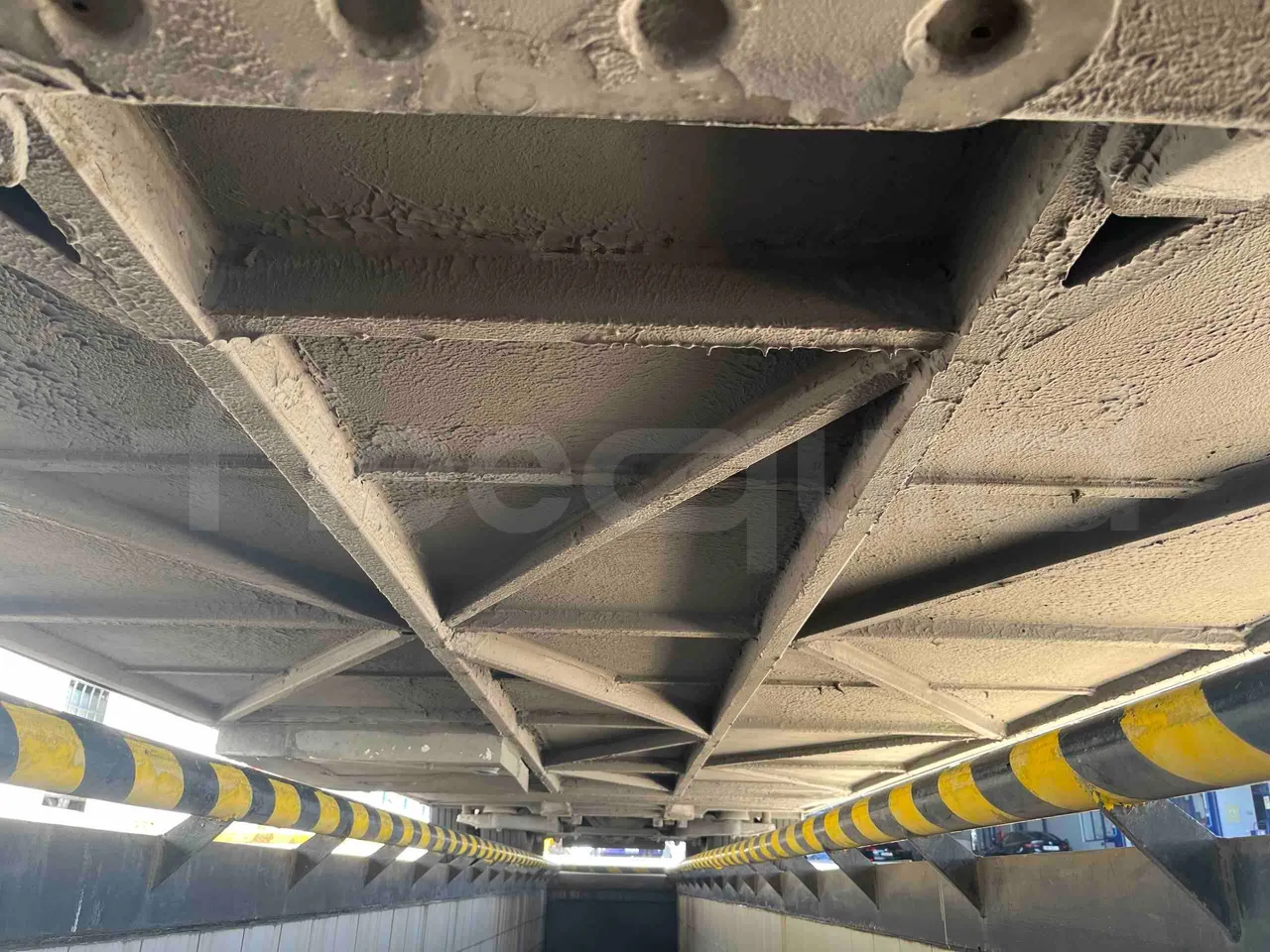 Mercedes-Benz OC 500 RF 	HTAE06-A4GC10 - Euro4 - 260kW - 12.975mt - central undercarriage photo