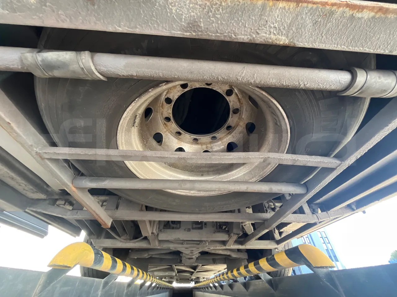 Mercedes-Benz OC 500 RF 	HTAE06-A4GC10 - Euro4 - 260kW - 12.975mt - front undercarriage from front