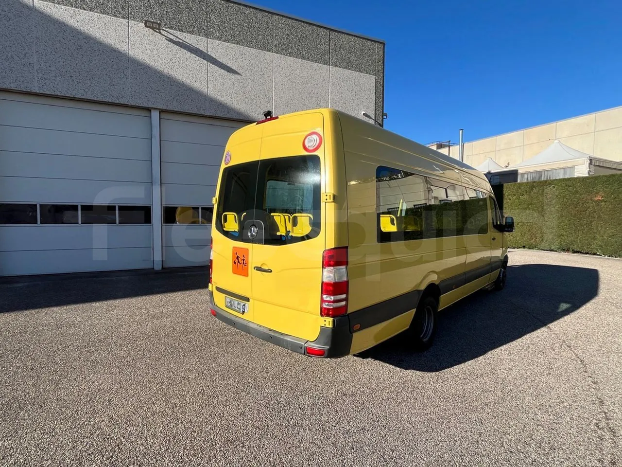 Mercedes-Benz Sprinter 906BB50 - Euro6 - 140kW - 7.361mt - 3/4 right rear doors closed