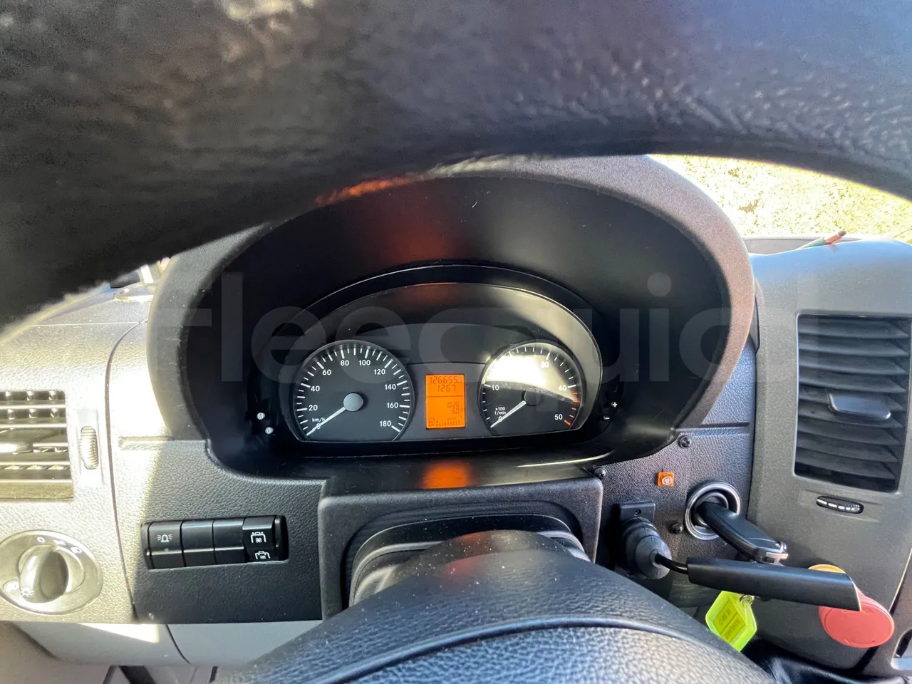 Mercedes-Benz Sprinter 906BB50 - Euro6 - 140kW - 7.361mt - dashboard lights on