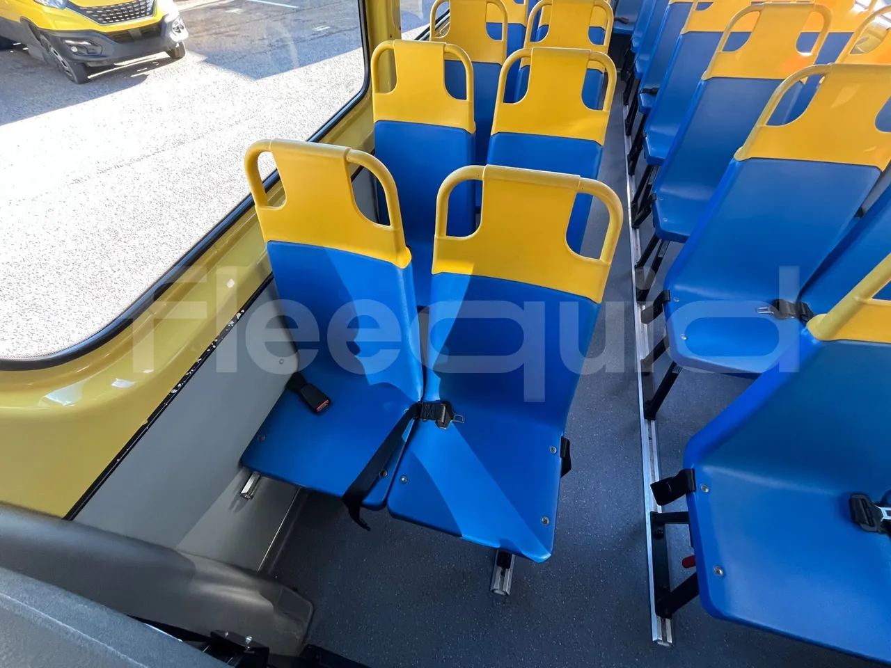 Mercedes-Benz Sprinter 906BB50 - Euro6 - 140kW - 7.361mt - single seat detail