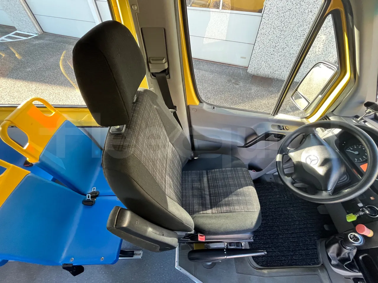 Mercedes-Benz Sprinter 906BB50 - Euro6 - 140kW - 7.361mt - driver's seat photo