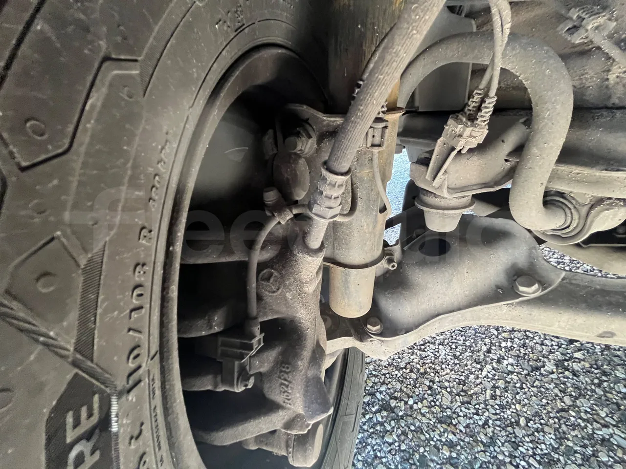 Mercedes-Benz Sprinter 906BB50 - Euro6 - 140kW - 7.361mt - front brake calipers right