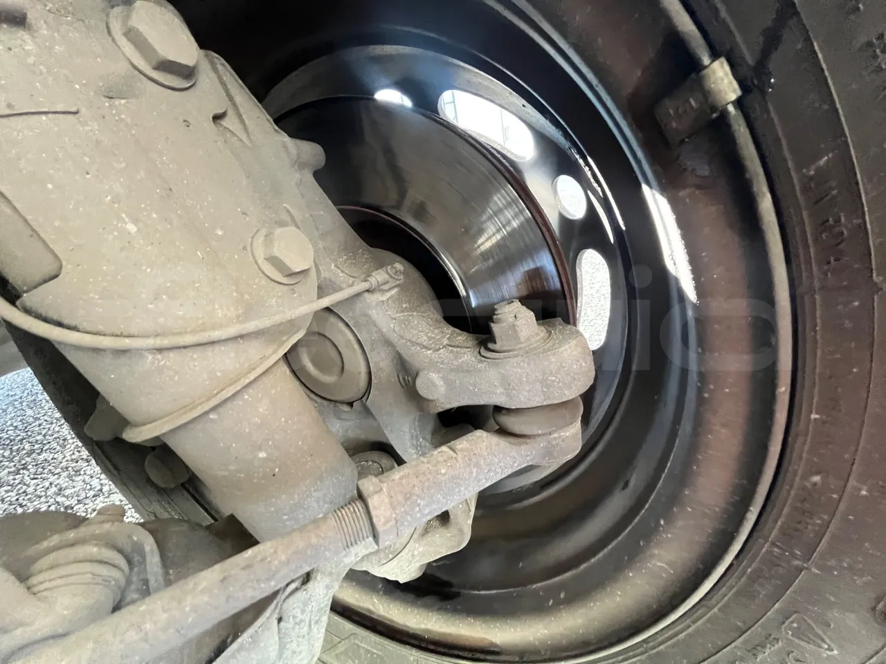 Mercedes-Benz Sprinter 906BB50 - Euro6 - 140kW - 7.361mt - front discs left