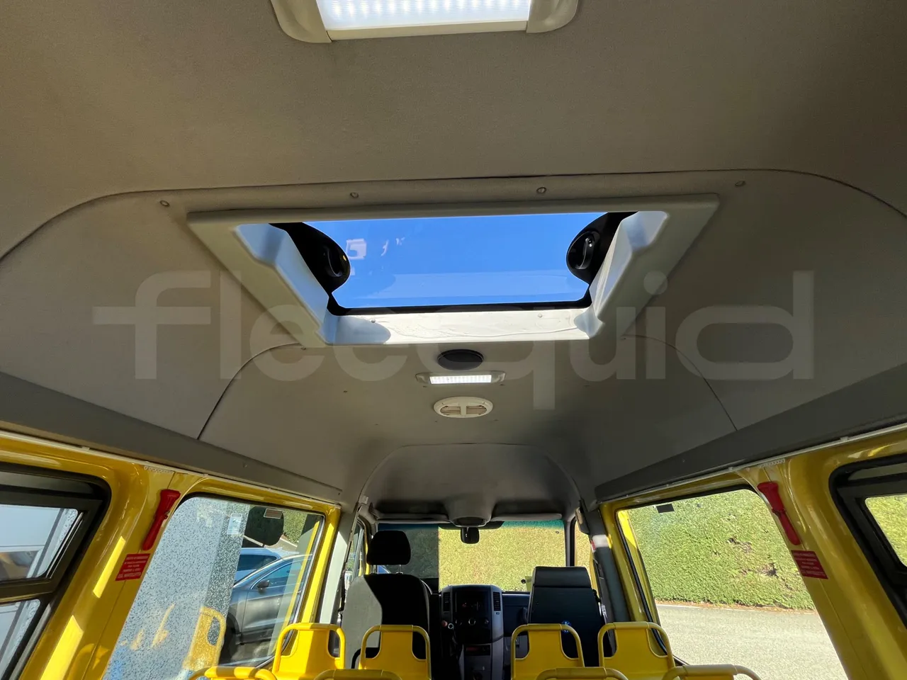 Mercedes-Benz Sprinter 906BB50 - Euro6 - 140kW - 7.361mt - roof hatch 1