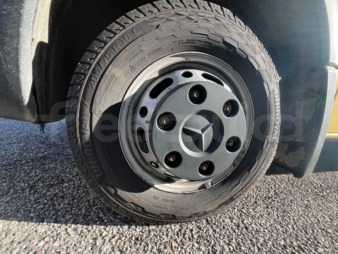 Mercedes-Benz Sprinter 906BB50 - Euro6 - 140kW - 7.361mt - front left tire measurements