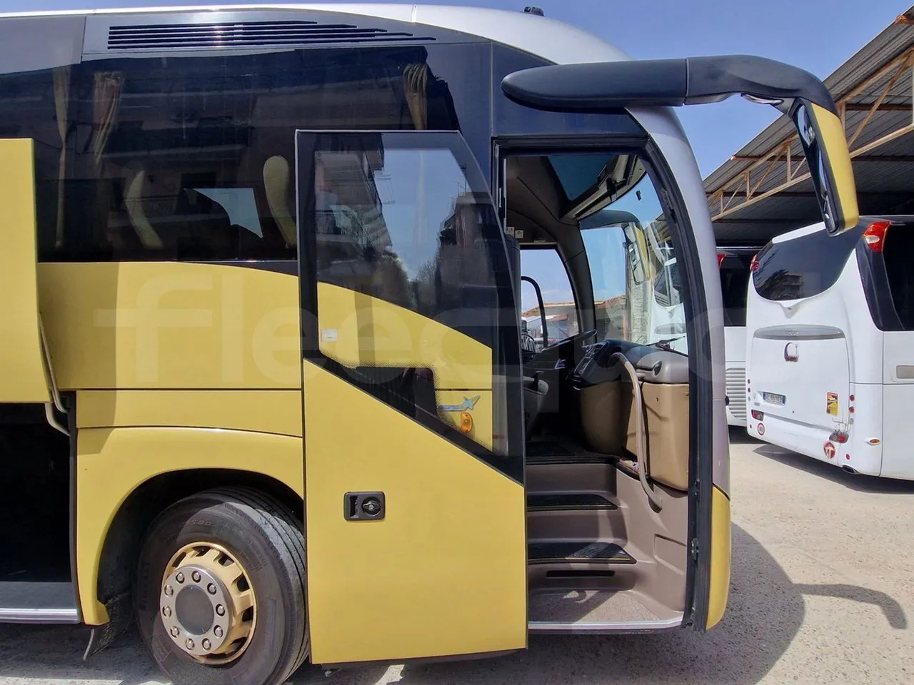 Iveco Magelys SFR210 - EUR5/279Kw/12.254Mt - front door 1 open