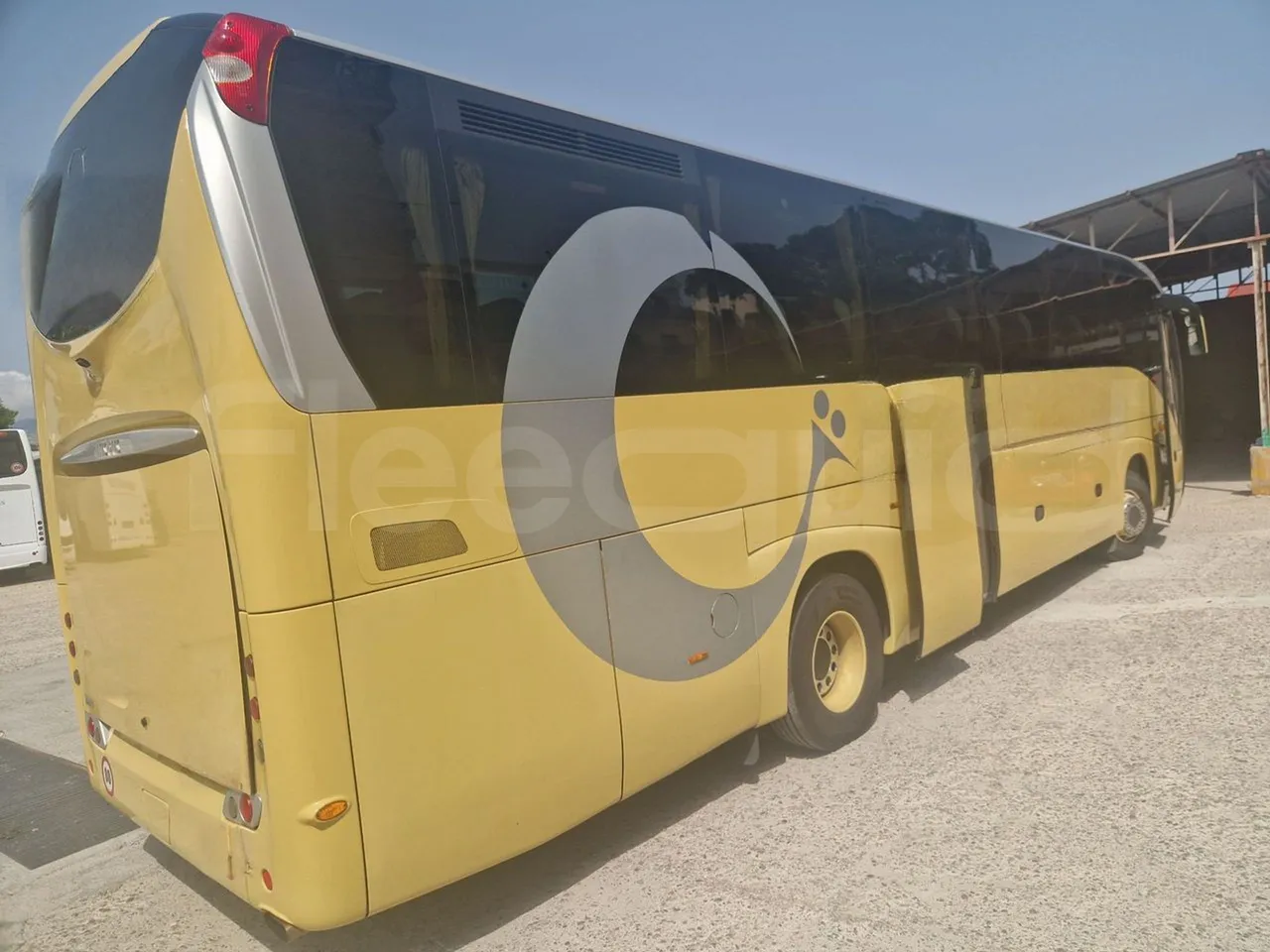 Iveco Magelys SFR210 - EUR5/279Kw/12.254Mt - 3/4 right rear doors open