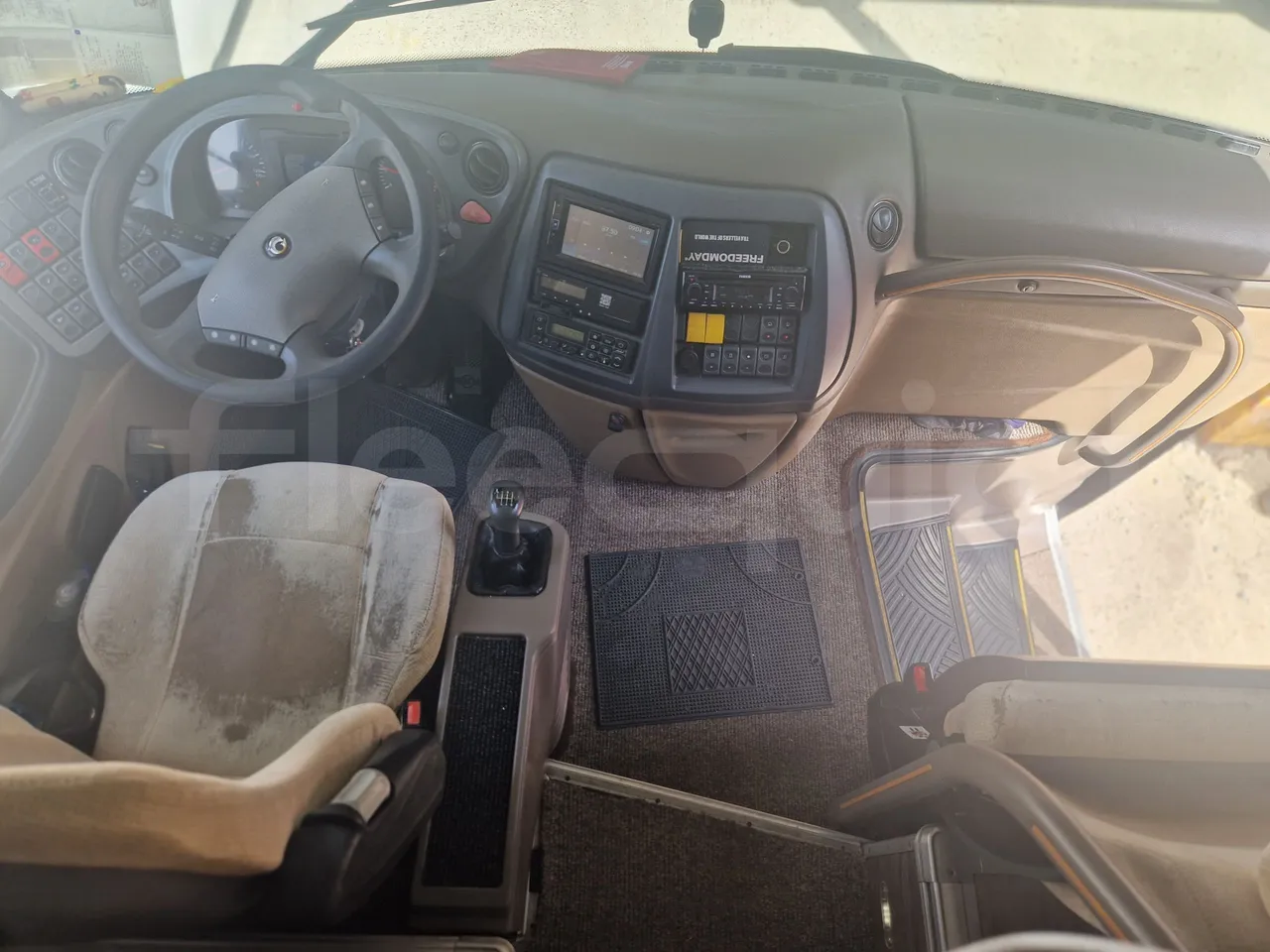Iveco Magelys SFR210 - EUR5/279Kw/12.254Mt - buttons panels on (mandatory for bus to scrap)