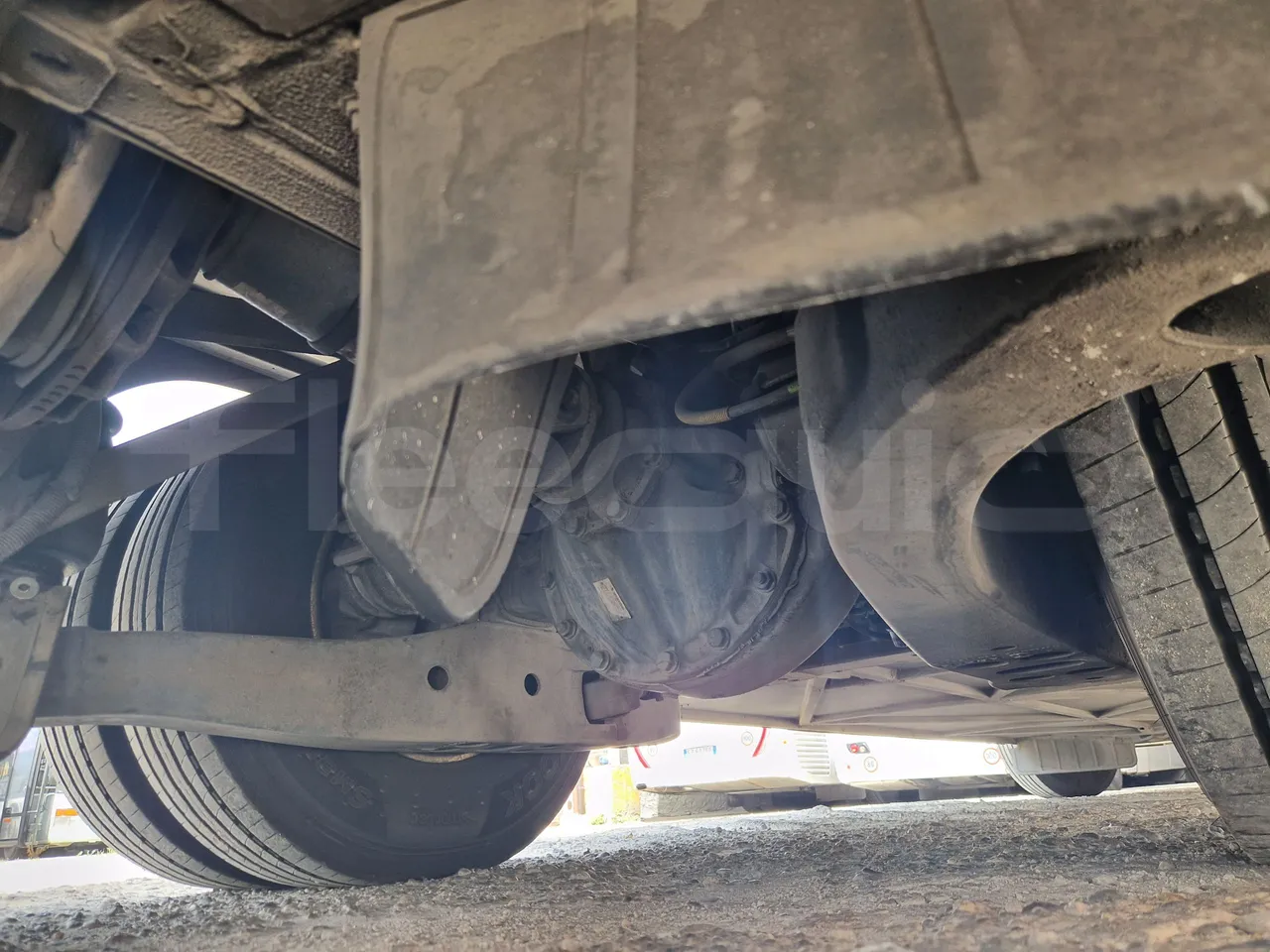 Iveco Magelys SFR210 - EUR5/279Kw/12.254Mt - axle 2 discs right