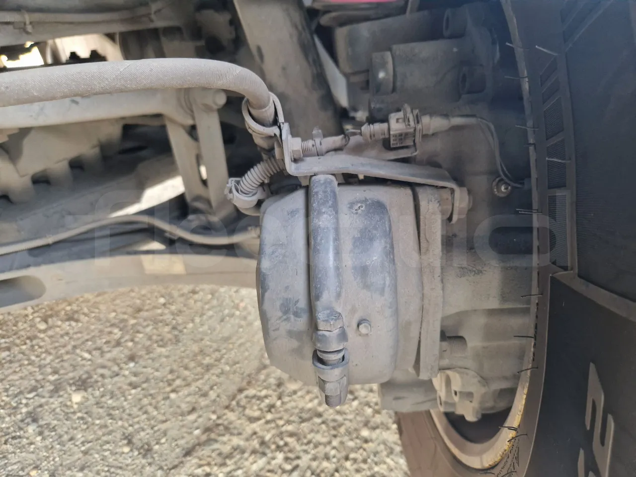 Iveco Magelys SFR210 - EUR5/279Kw/12.254Mt - front brake calipers right