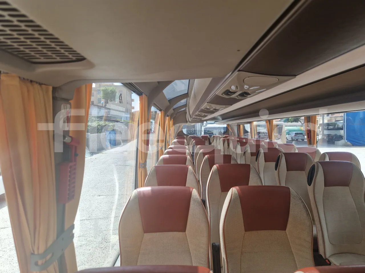 Iveco Magelys SFR210 - EUR5/279Kw/12.254Mt - handrails photo