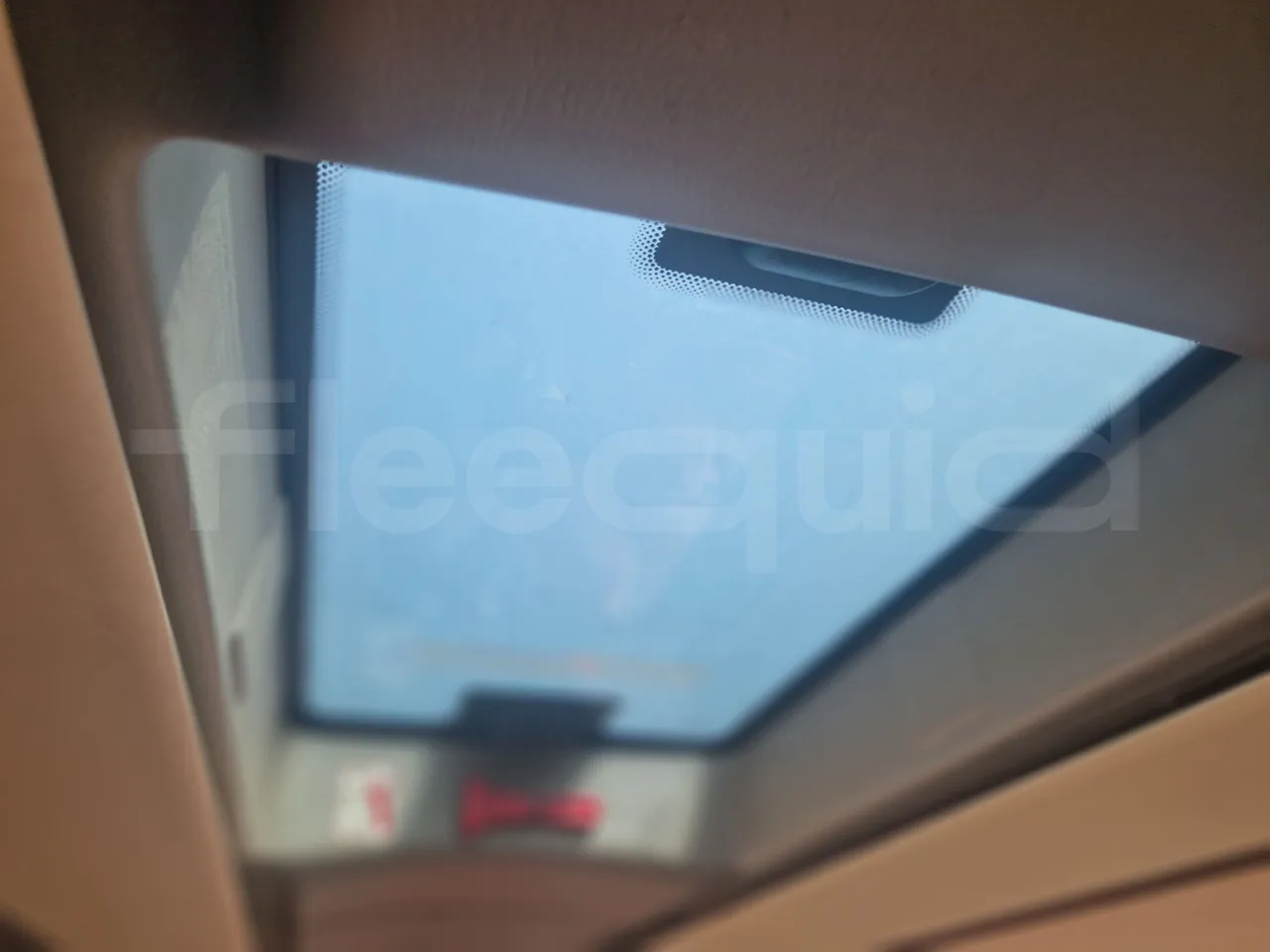 Iveco Magelys SFR210 - EUR5/279Kw/12.254Mt - roof hatch 1