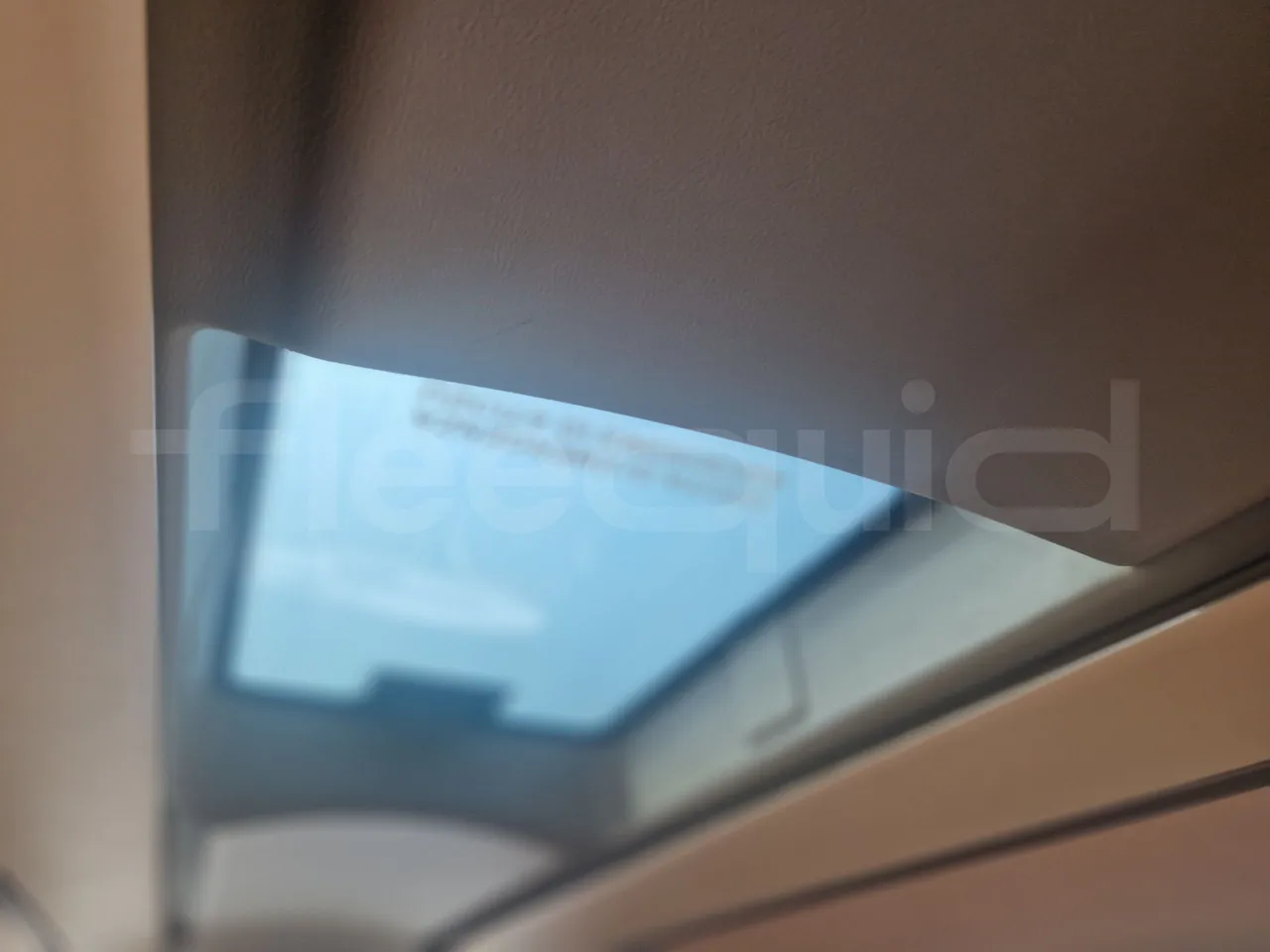 Iveco Magelys SFR210 - EUR5/279Kw/12.254Mt - roof hatch 2