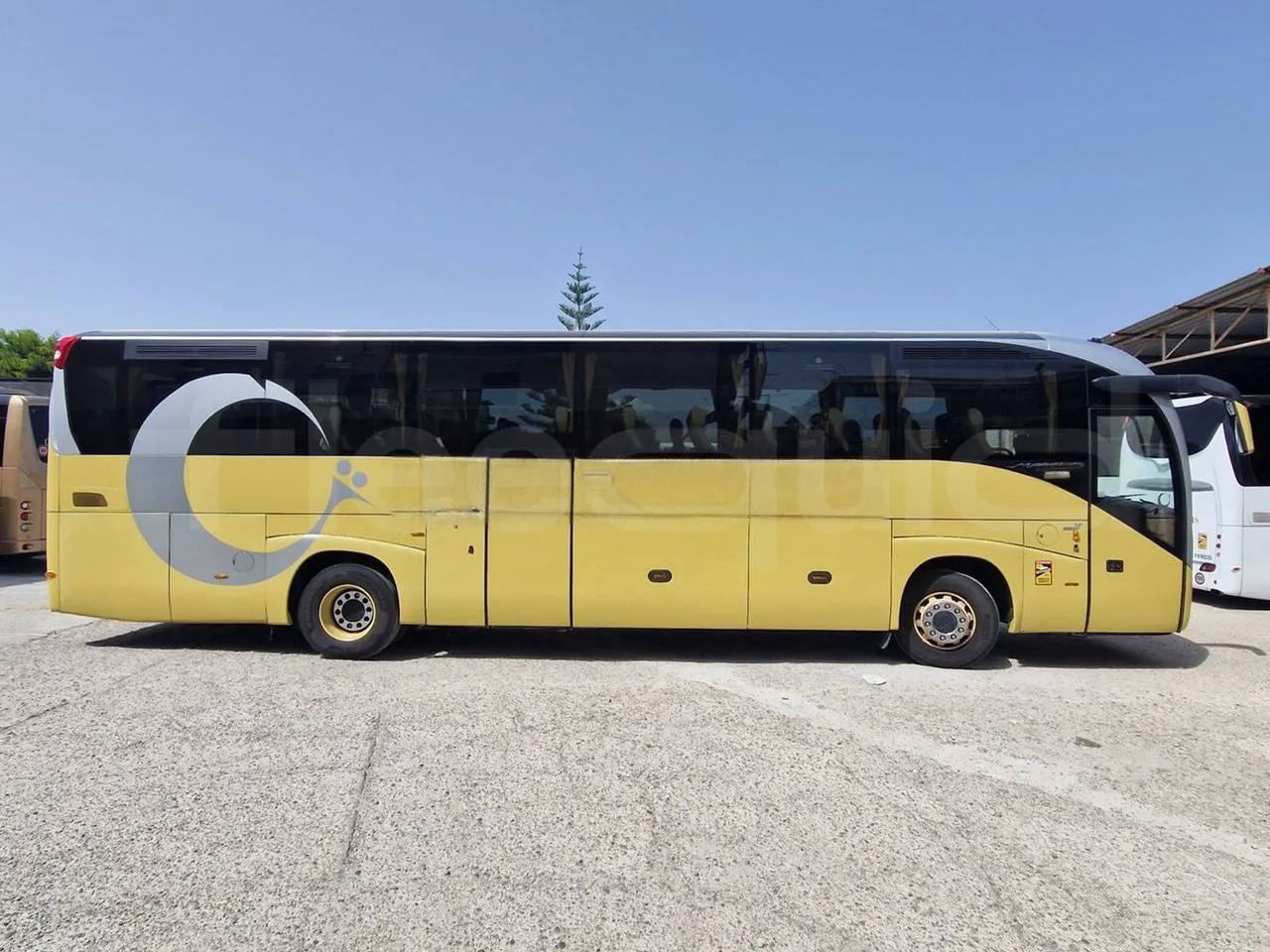 Iveco Magelys SFR210 - EUR5/279Kw/12.254Mt - right side doors closed