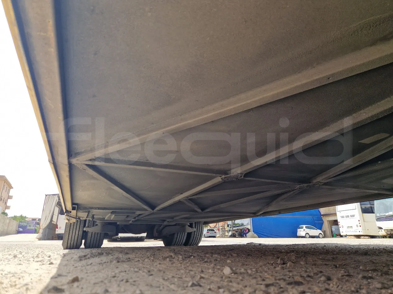 Iveco Magelys SFR210 - EUR5/279Kw/12.254Mt - central undercarriage photo