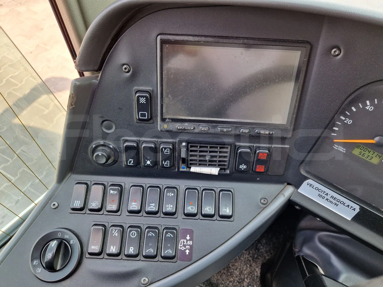 Mercedes-Benz Tourismo RHD / Euro 6 - 290 Kw - 12,140 Mt - onboard devices 1