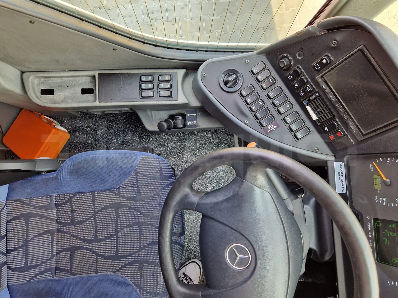 Mercedes-Benz Tourismo RHD / Euro 6 - 290 Kw - 12,140 Mt - onboard devices 3