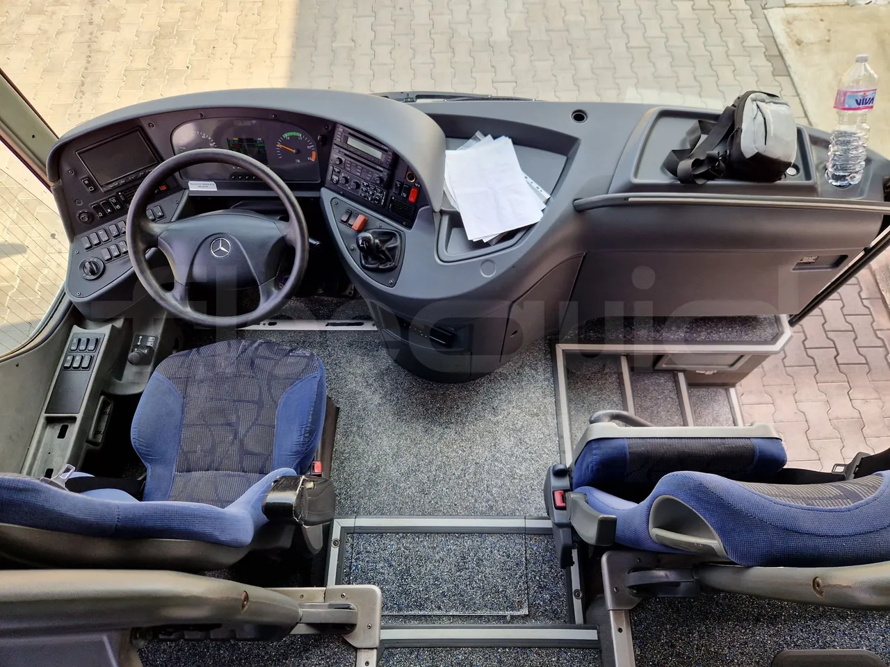 Mercedes-Benz Tourismo RHD / Euro 6 - 290 Kw - 12,140 Mt - buttons panels on (mandatory for bus to scrap)