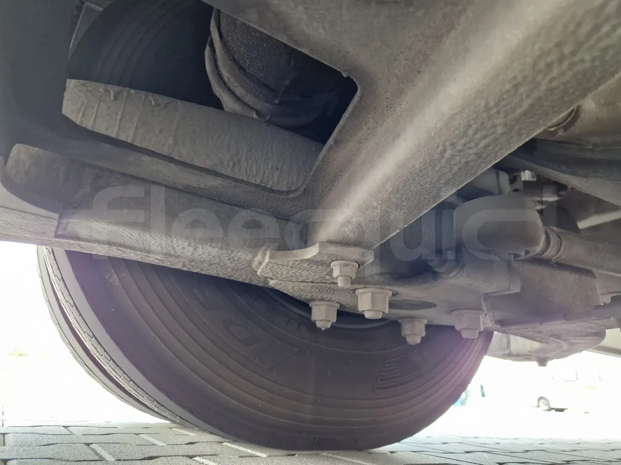 Mercedes-Benz Tourismo RHD / Euro 6 - 290 Kw - 12,140 Mt - axle 2 discs left