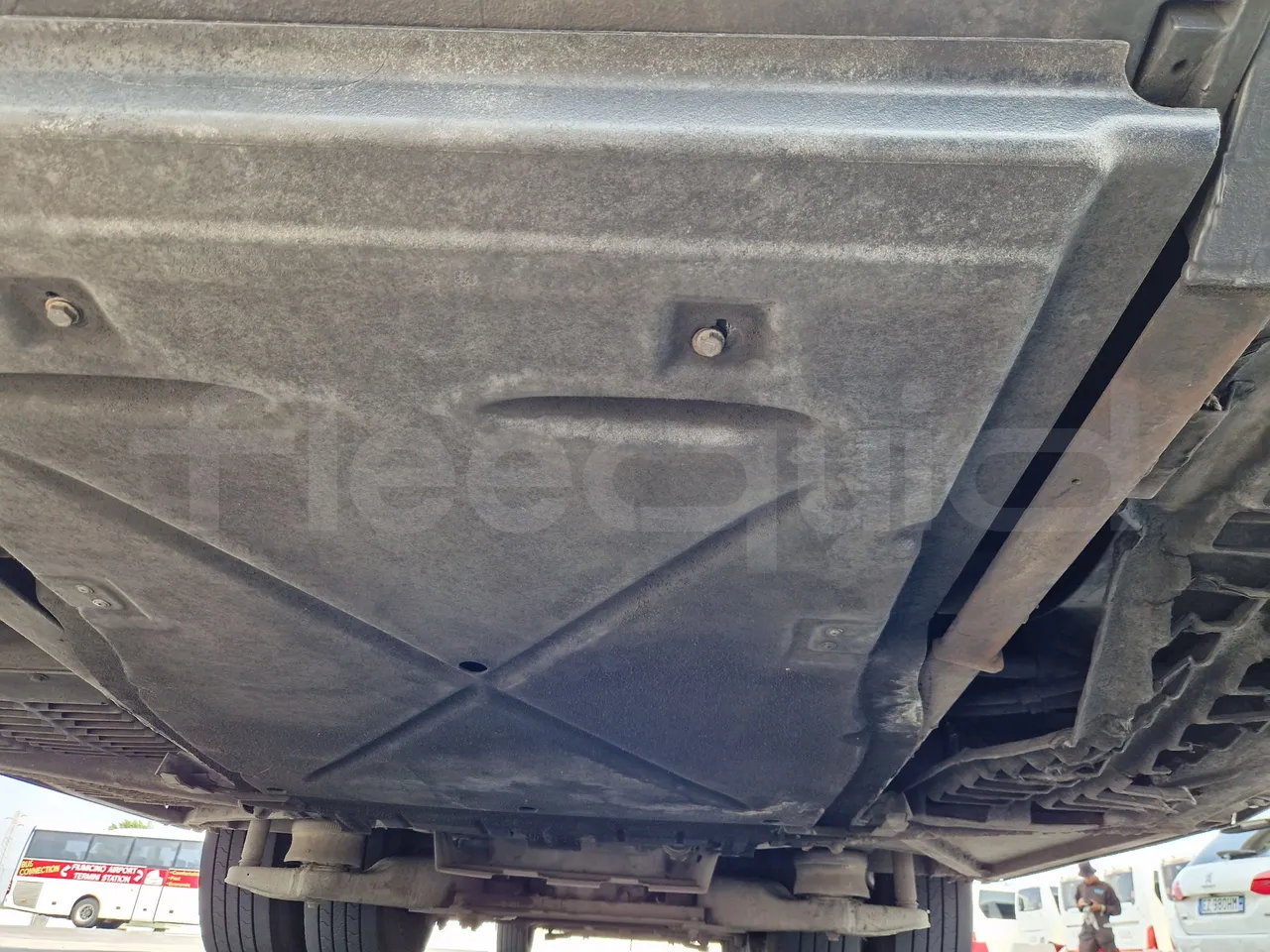Mercedes-Benz Tourismo RHD / Euro 6 - 290 Kw - 12,140 Mt - engine without protection
