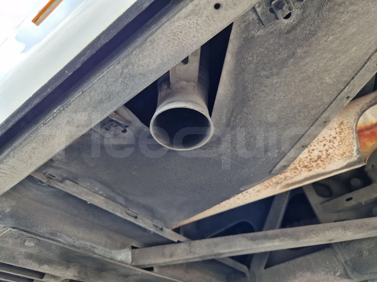 Mercedes-Benz Tourismo RHD / Euro 6 - 290 Kw - 12,140 Mt - exhaust photo
