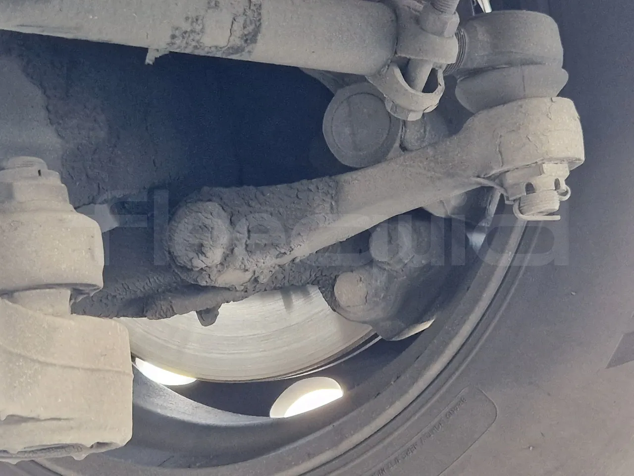 Mercedes-Benz Tourismo RHD / Euro 6 - 290 Kw - 12,140 Mt - front discs left