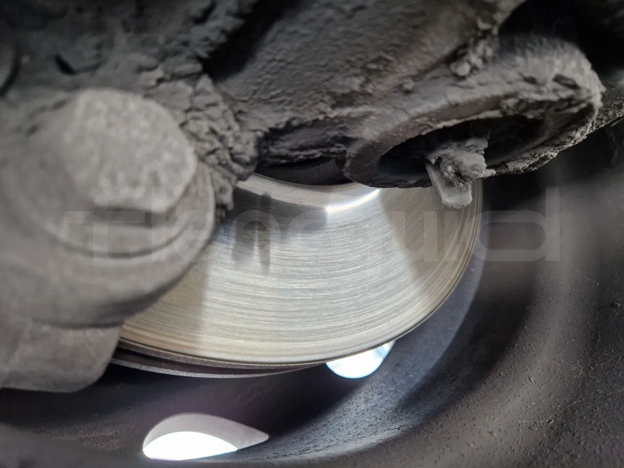 Mercedes-Benz Tourismo RHD / Euro 6 - 290 Kw - 12,140 Mt - front discs right
