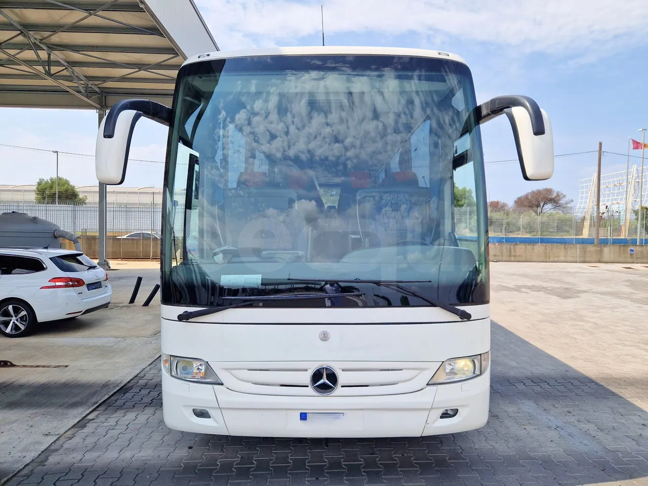 Mercedes-Benz Tourismo RHD / Euro 6 - 290 Kw - 12,140 Mt - front photo
