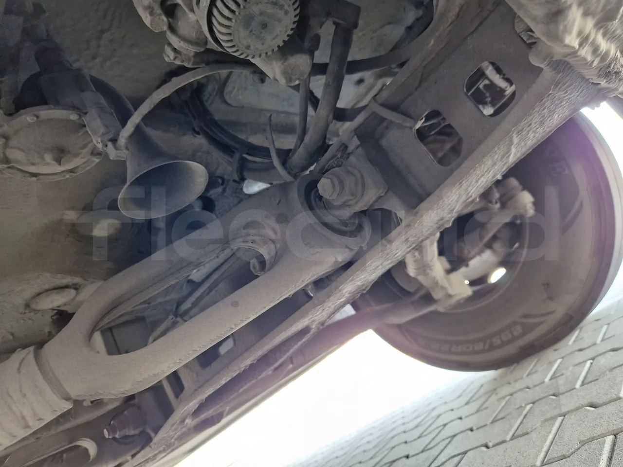 Mercedes-Benz Tourismo RHD / Euro 6 - 290 Kw - 12,140 Mt - front shock absorbers right
