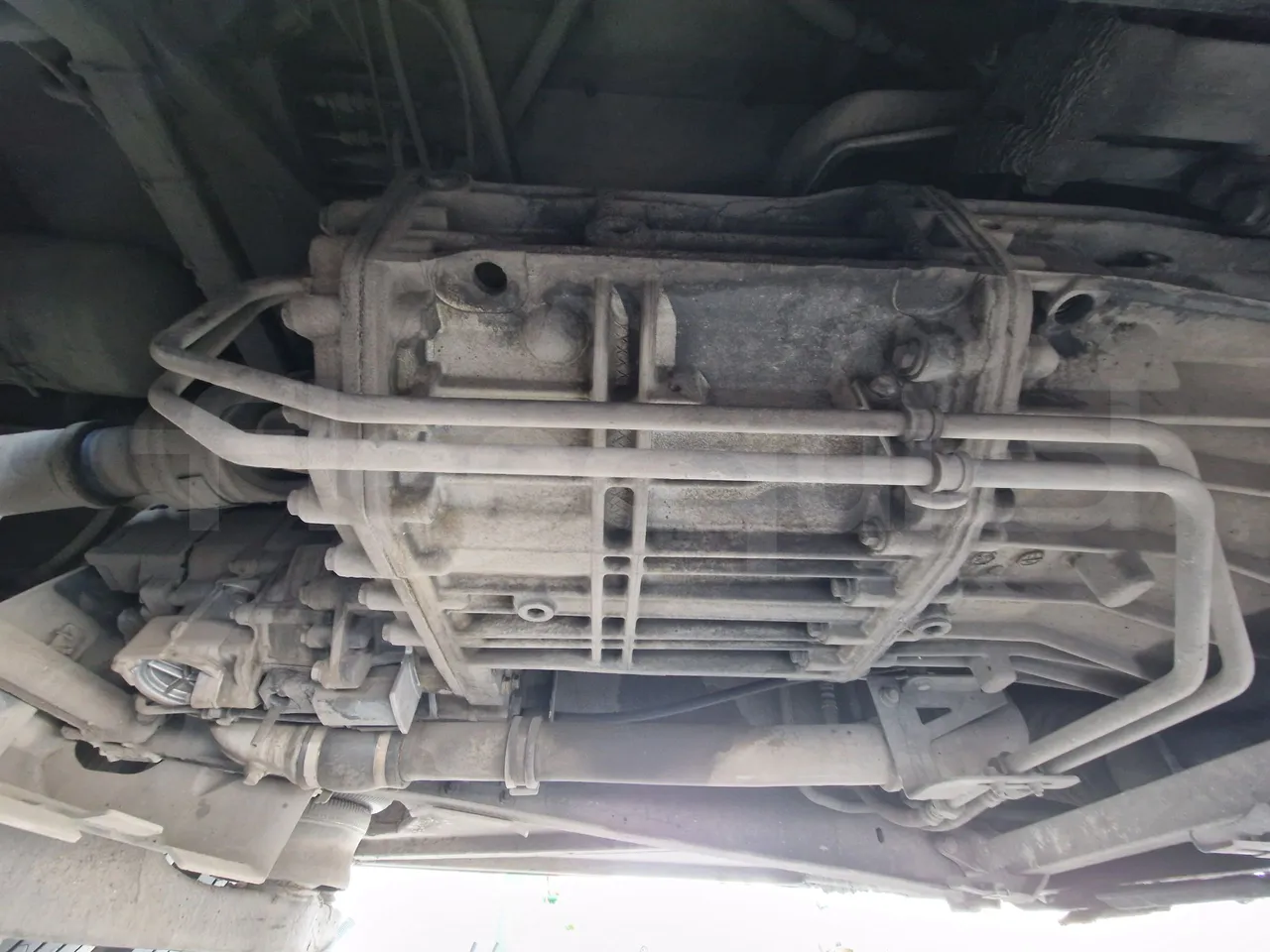 Mercedes-Benz Tourismo RHD / Euro 6 - 290 Kw - 12,140 Mt - gearbox photo