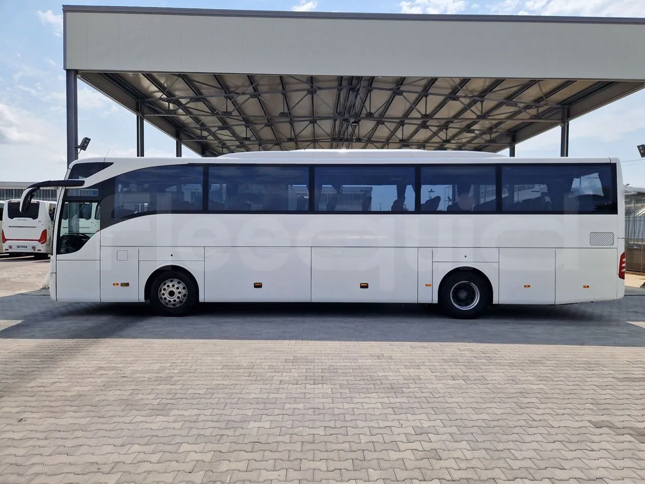 Mercedes-Benz Tourismo RHD / Euro 6 - 290 Kw - 12,140 Mt - left side photo