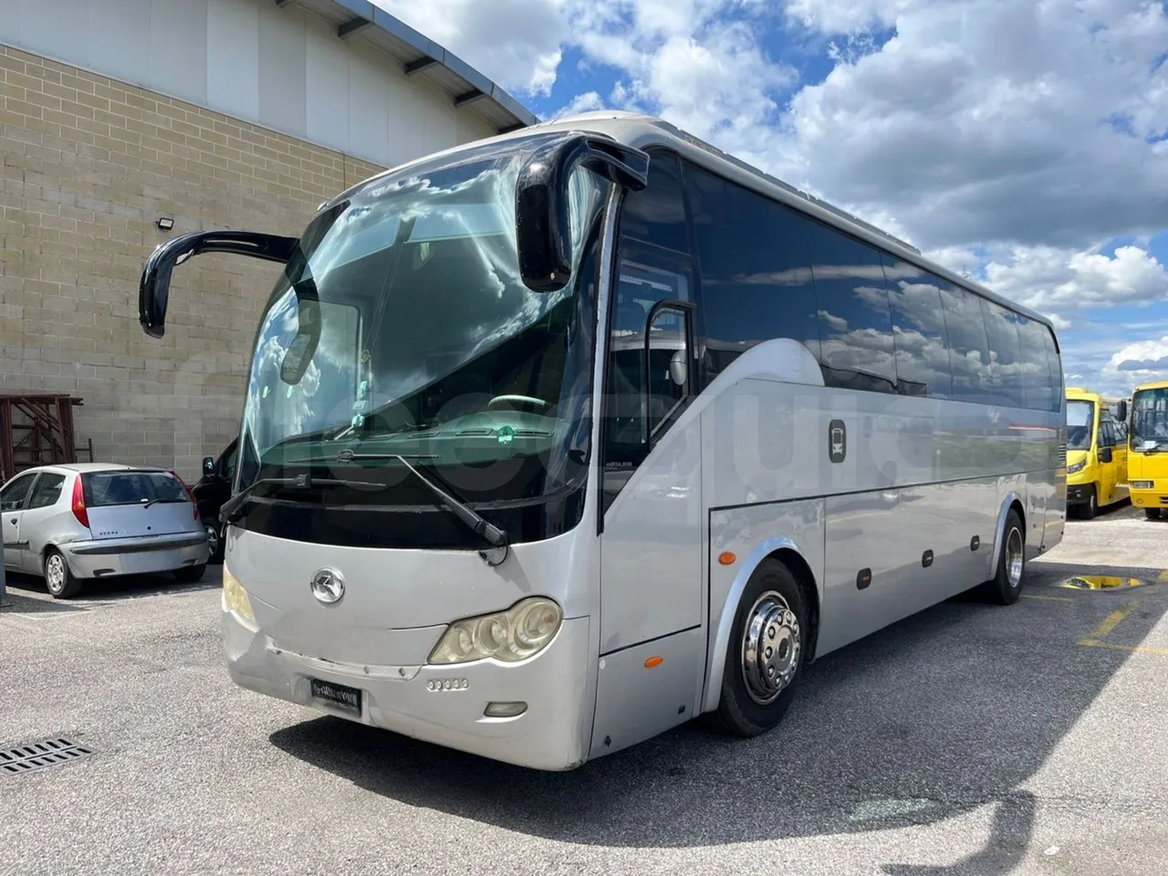 King Long XMQ6996 XMQ6996 / Euro 5 - 215 Kw - 9.895 Mt - 3/4 front left (mandatory for bus to scrap)