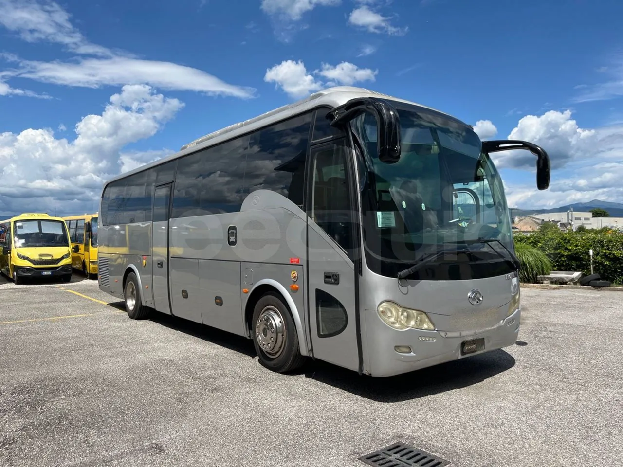 King Long XMQ6996 XMQ6996 / Euro 5 - 215 Kw - 9.895 Mt - 3/4 front right doors (mandatory for bus to scrap)