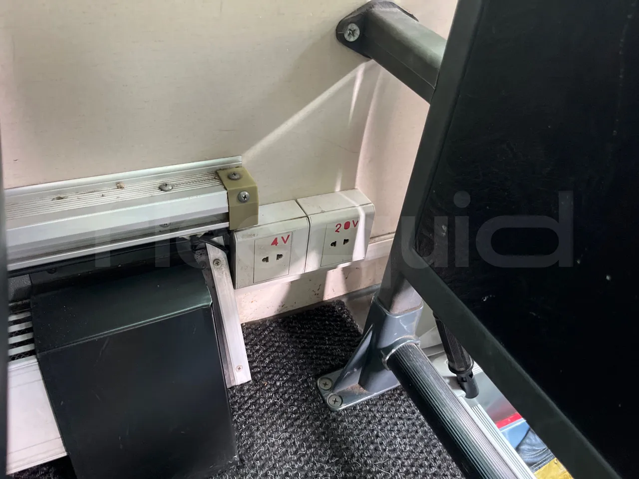 King Long XMQ6996 XMQ6996 / Euro 5 - 215 Kw - 9.895 Mt - usb charging detail