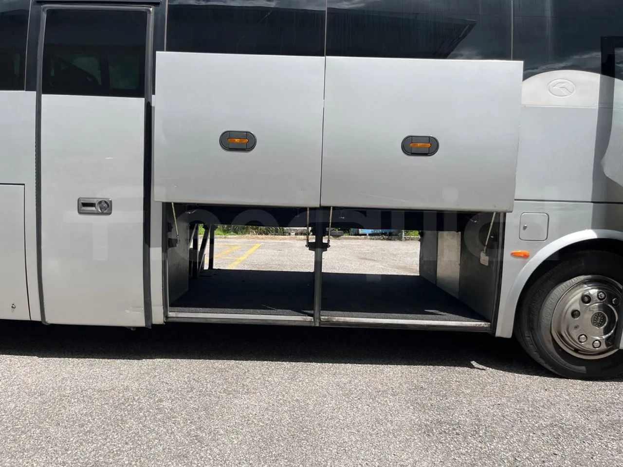 King Long XMQ6996 XMQ6996 / Euro 5 - 215 Kw - 9.895 Mt - luggage rack photo