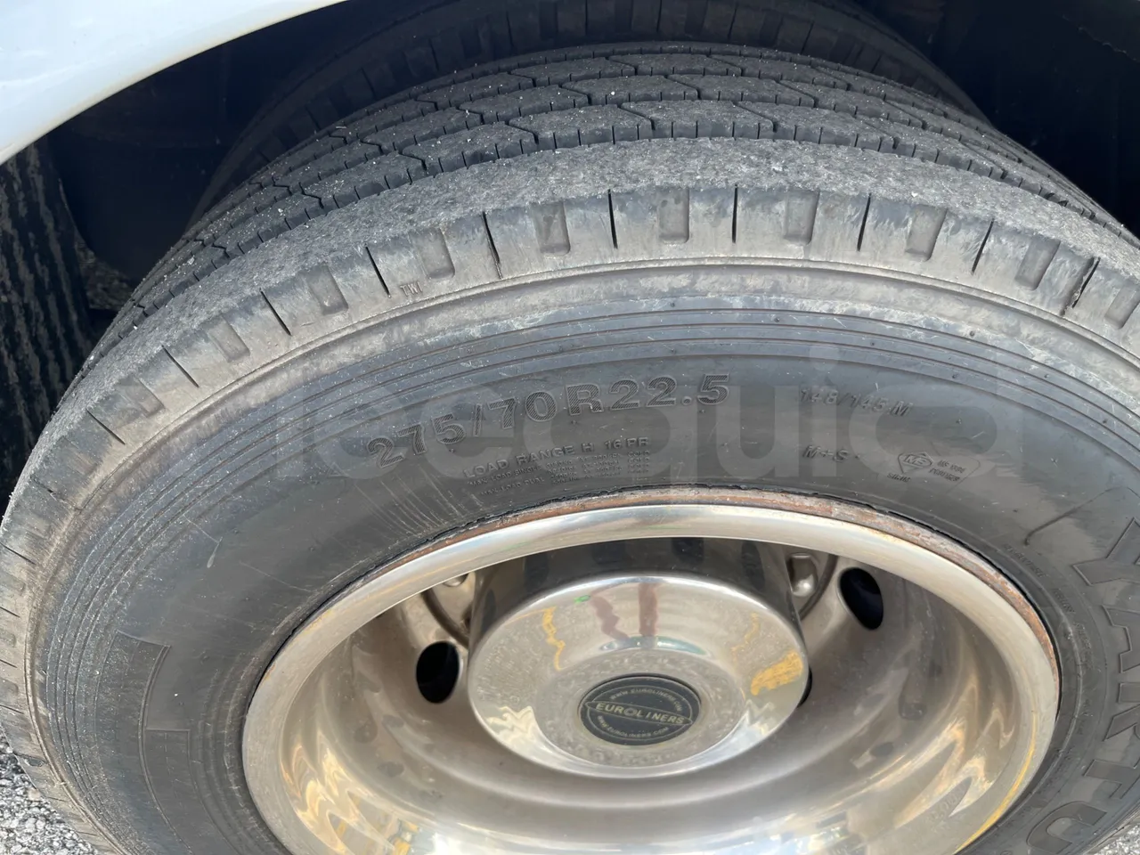King Long XMQ6996 XMQ6996 / Euro 5 - 215 Kw - 9.895 Mt - rear left tire photo